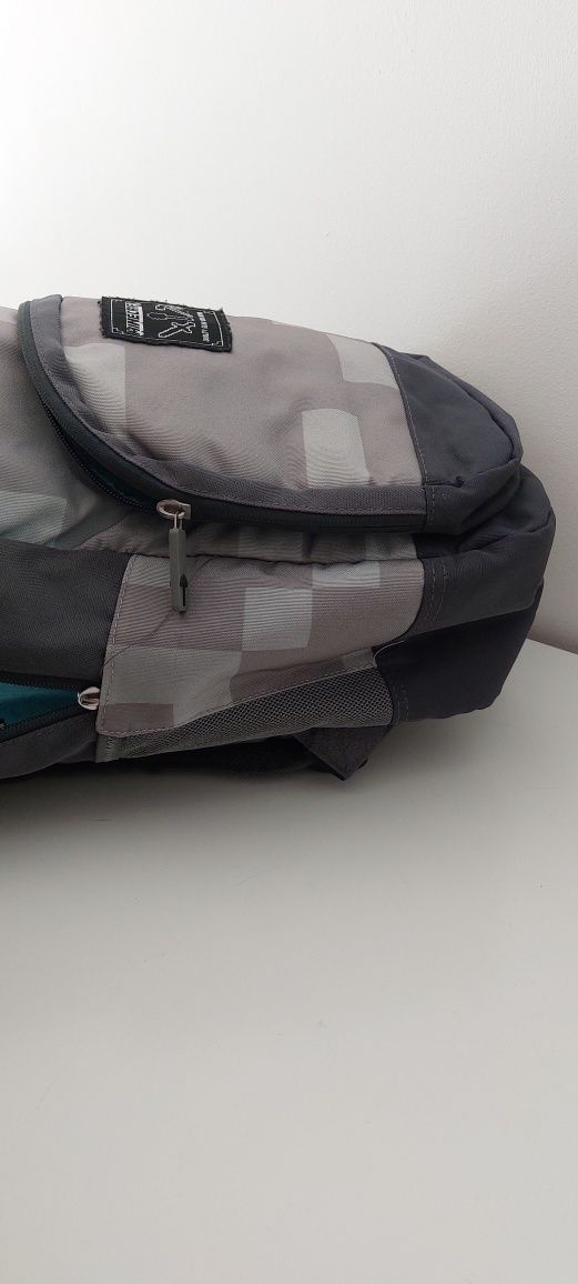 Mochila escolar Minecraft cinza
