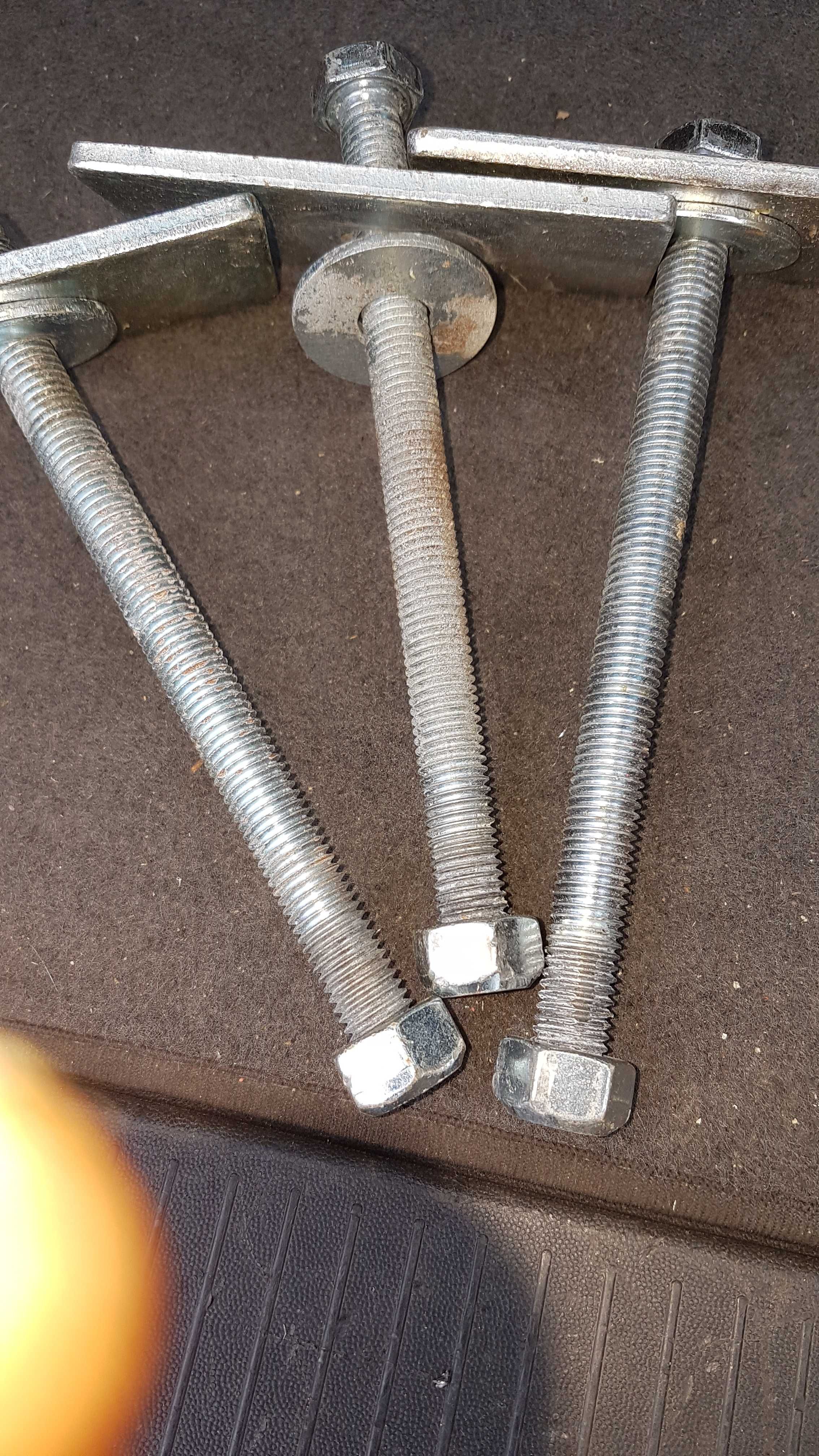 Śruba m 12/160 do skręcania