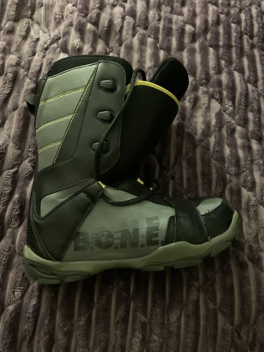 Сноуборд Rossignol з кріпленнями Burton, ботинками та чохлом