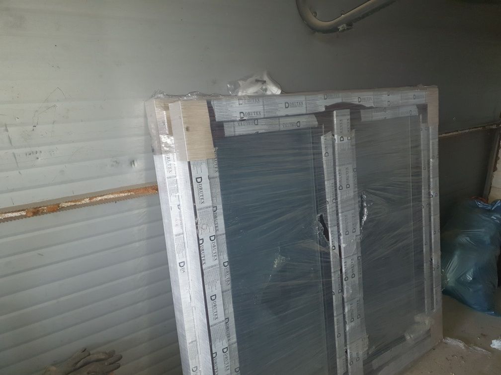 Okno plastikowe nowe szer.170/wys.140cm.
