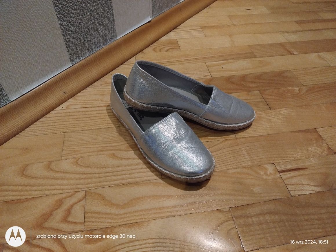 Letnie buty, rozmiar 37 srebrny