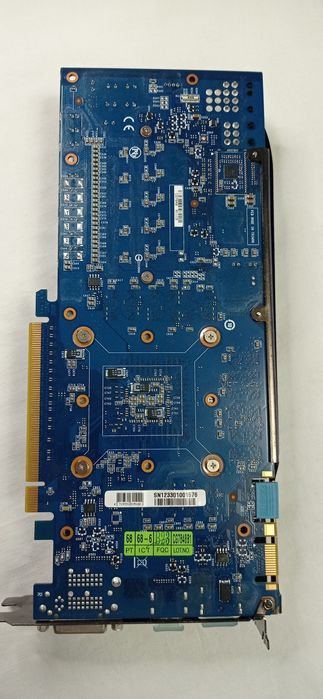 Продам видеокарту Gigabyte GeForce GTX 670 Windforce 2X 2GB GDDR5