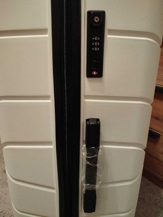 Чемодан WINGS pp 05 полипропилен , Poland