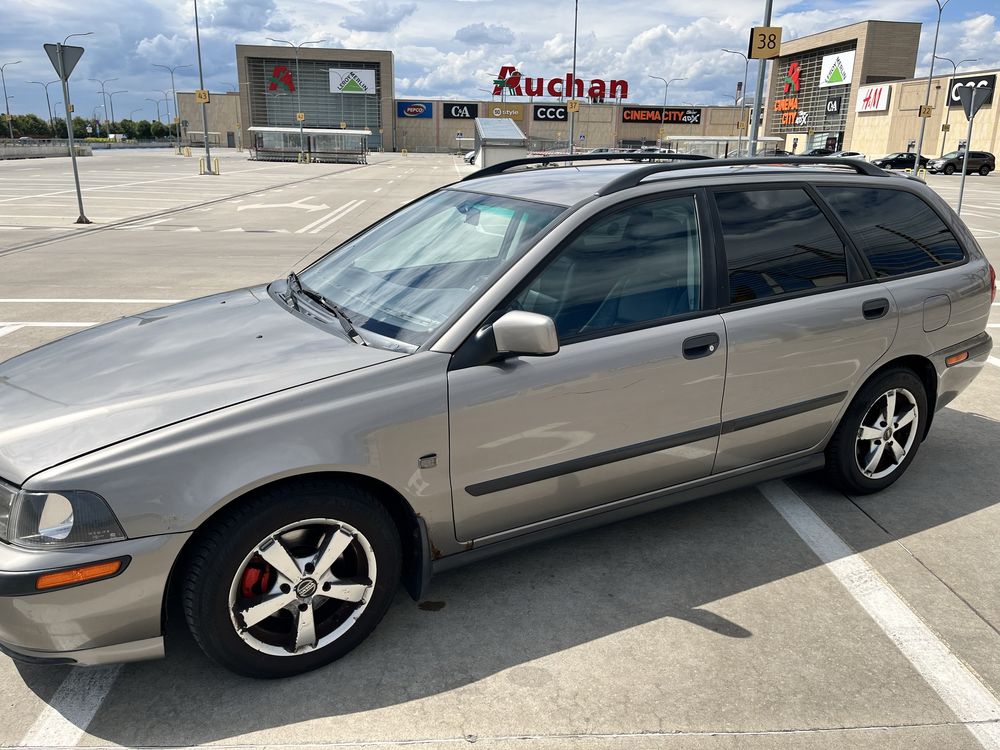 Sprzedam volvo v40
