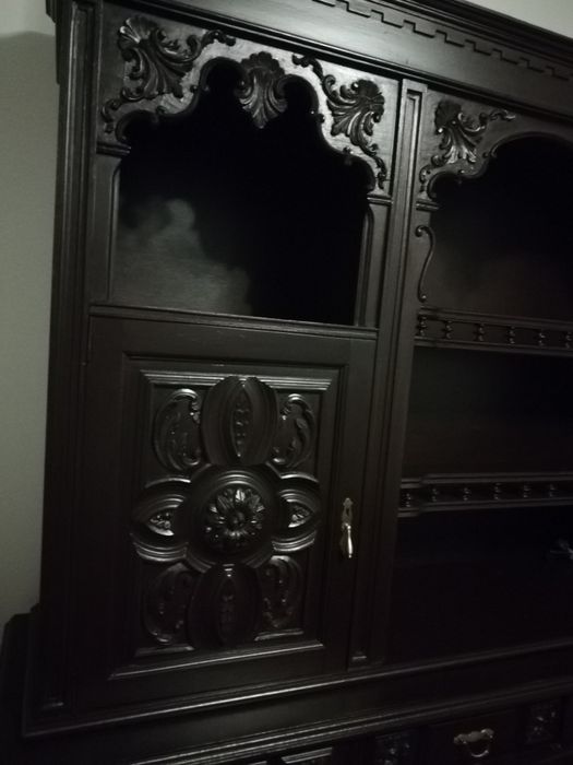 Móvel aparador, louceiro ou de escritório em excelente estado