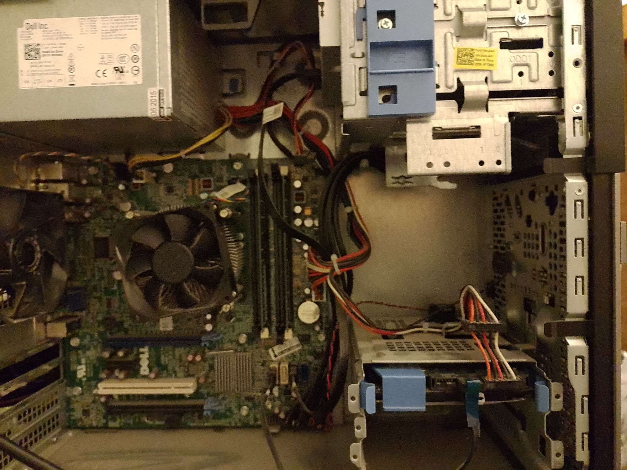 2 zestawy komputer  procesor 4 rdzenie 3.1 GHz windows 10