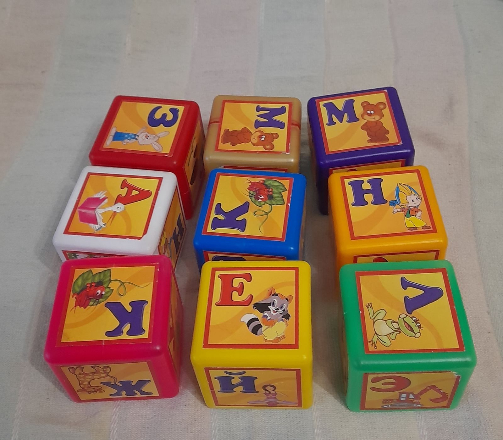 Игрушки разные кубики, тактильные развивающие