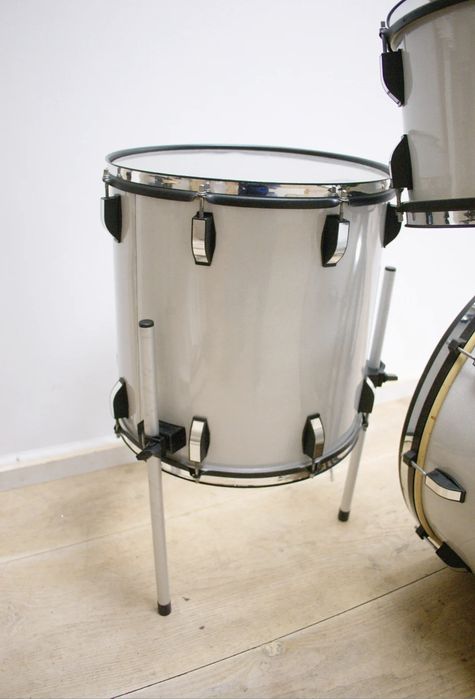 Bateria completa Roger's com conjunto de Pratos Zildjian Avedis