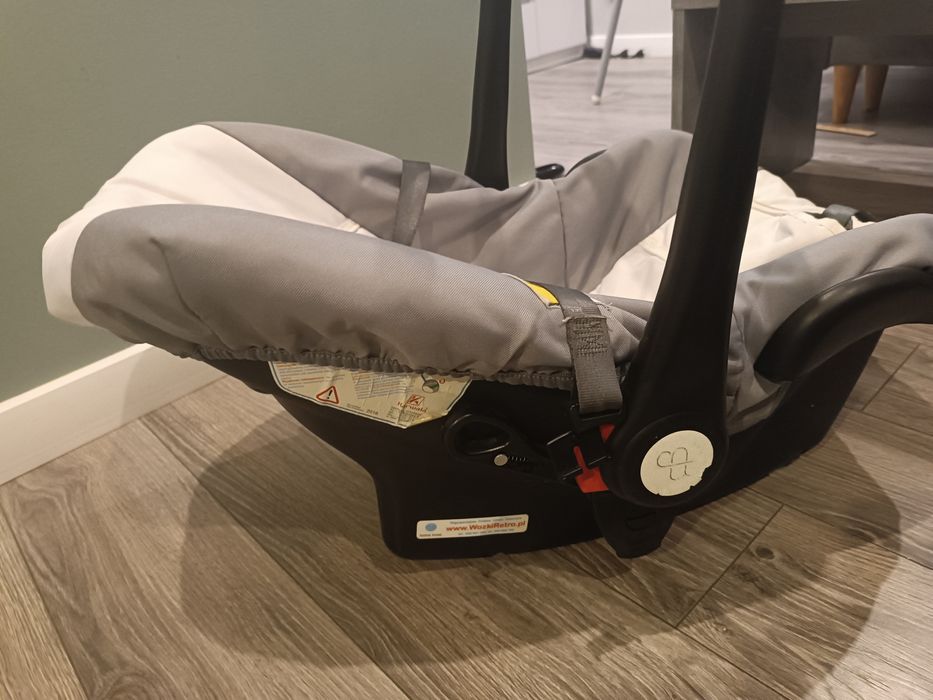 Nosidełko do samochodu plus stacja izofixa