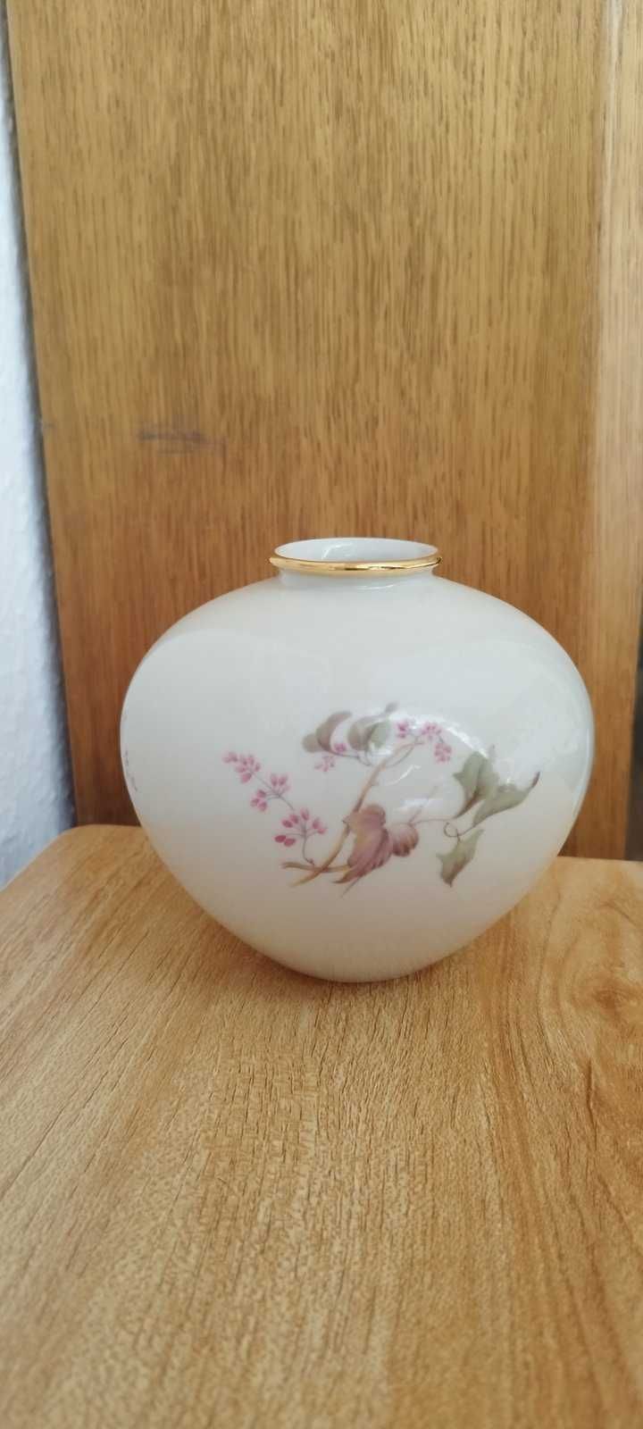 Красивая, пузатая ваза Edelstein Bavaria.  В очень хорошем состоянии.