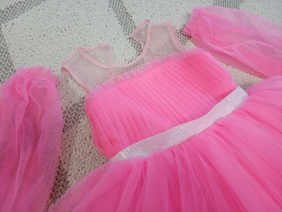 Святкова сукня для дівчинки