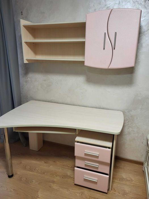 Дитяча мебель для дівчинки