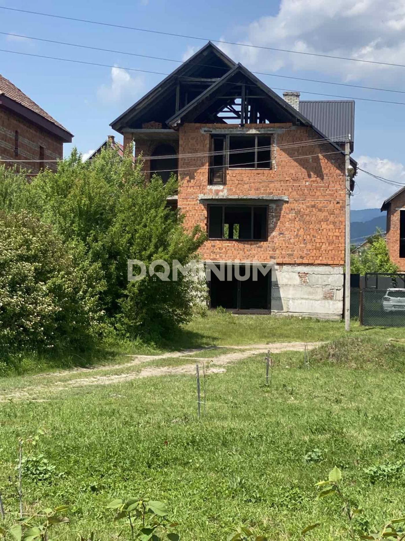 Продається новобудова у м. Хуст