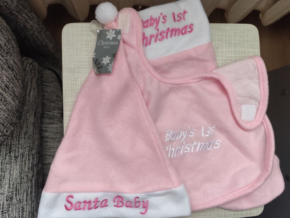 Набор для новорожденных "Первое Рождество" шапка Санты,сапог,слюнявчик