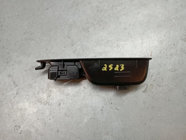 Comando / botão / interruptor vidros trás direito RENAULT Captur II