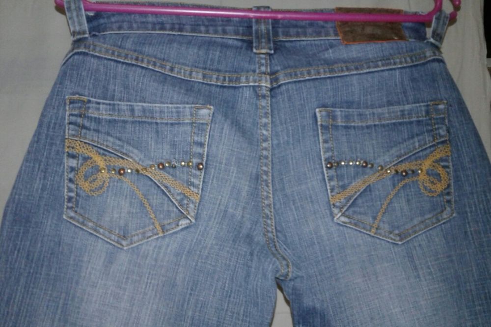 Женские джинсы (разные)