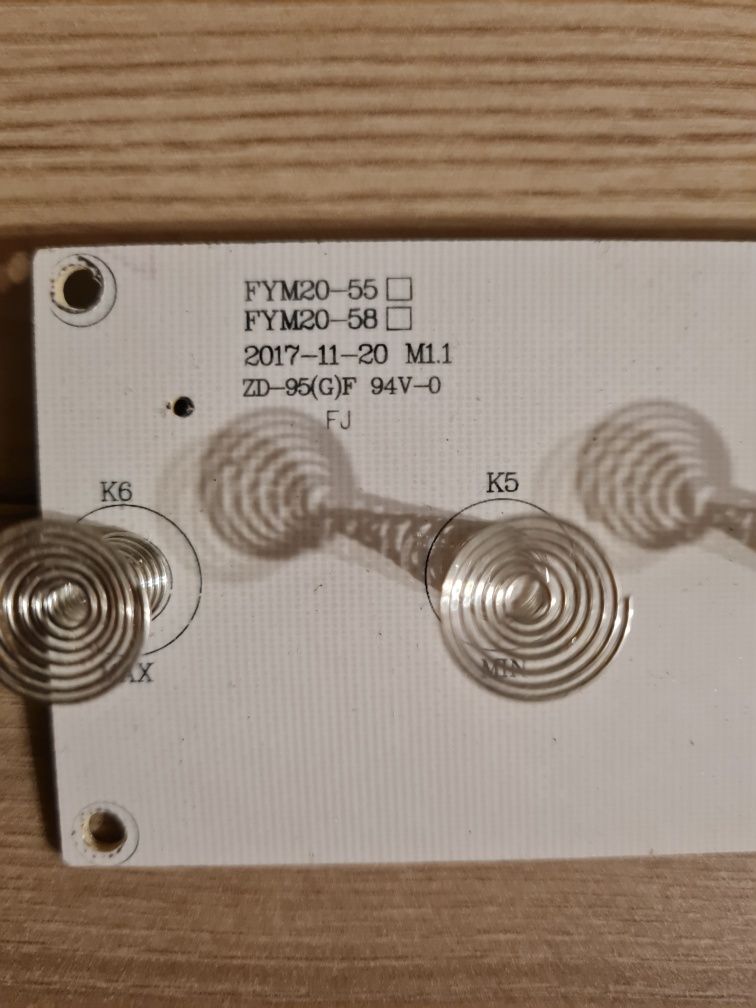 Panel dotykowy płyty indukcyjnej