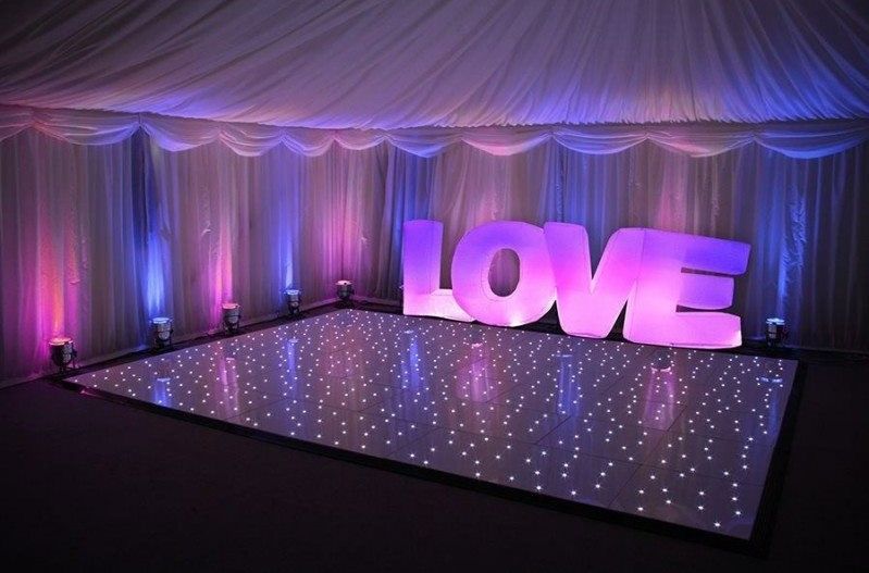 Fotobudka Napis LOVE Ciężki dym Fontanny Iskier Balony z helem BARMIX