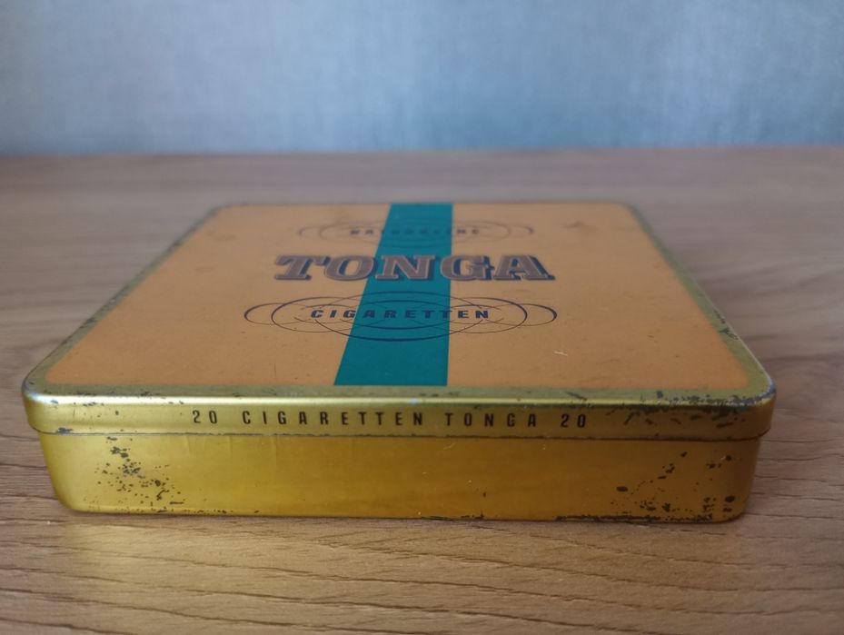 Stare metalowe pudełko . Vintage