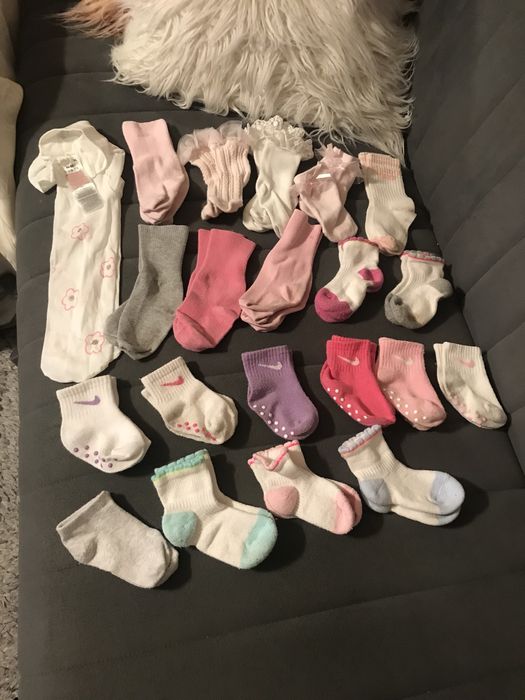 Skarpetki niemowlęce dla dziewczynki.