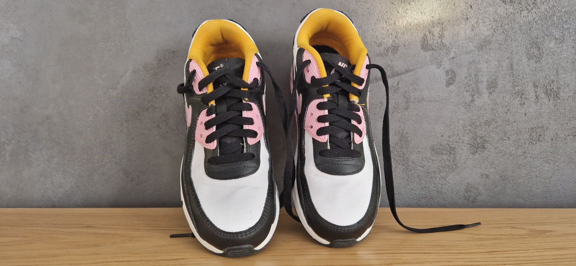 Buty damskie / dziewczęce  Nike Air Max 90 r. 37.5 super stan