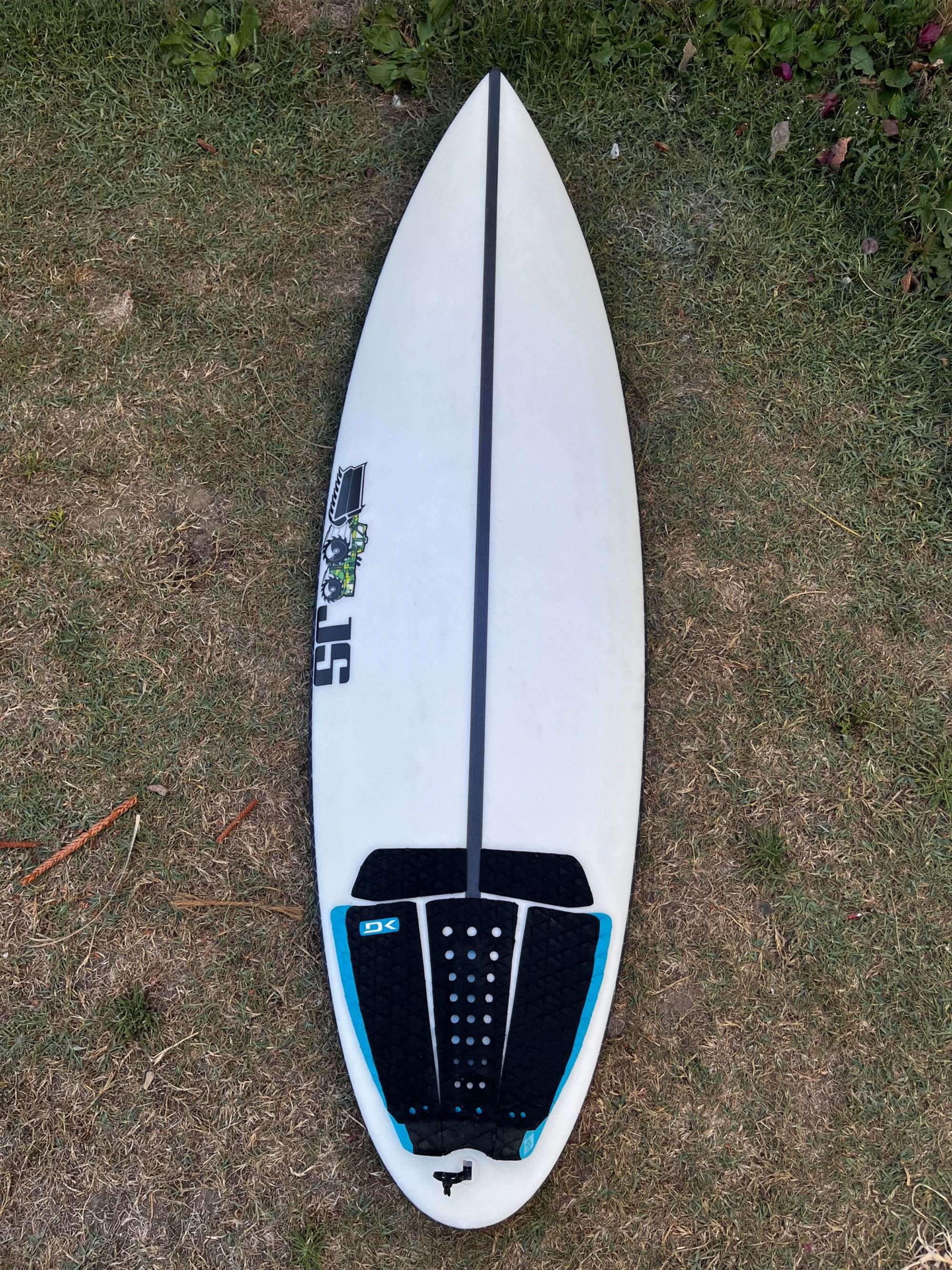 Prancha de surf JS monsta box 5’7 24,4L