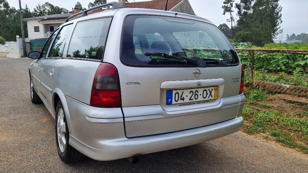 Opel Vectra Caravan 100 anos - ano 2000