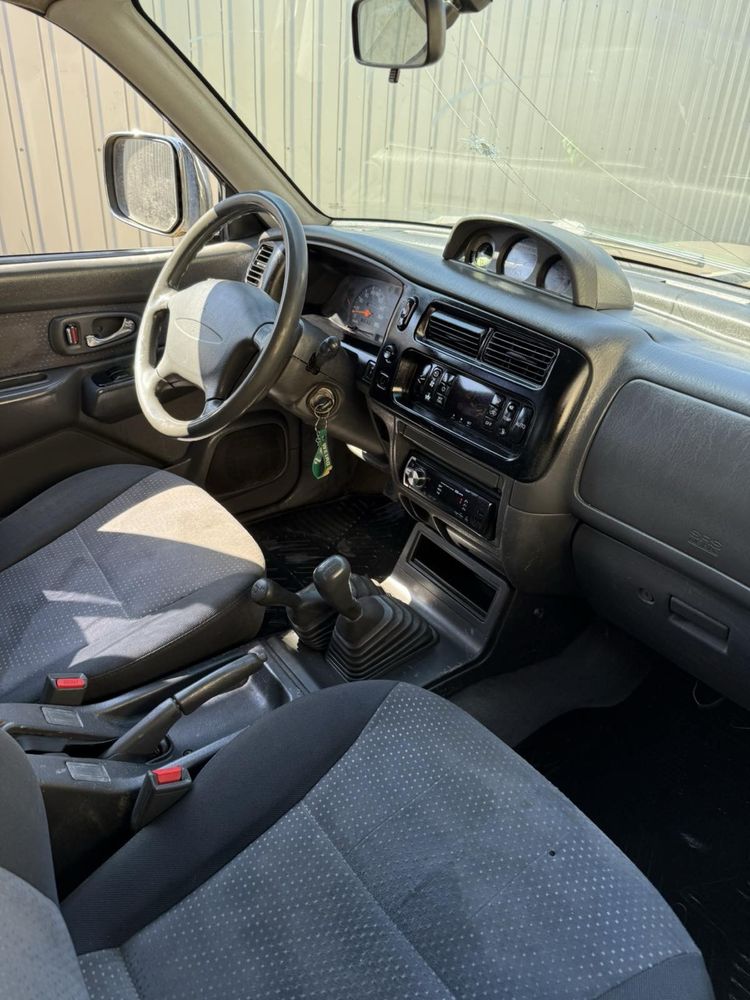 Mitsubishi L200 пикап авто для ЗСУ