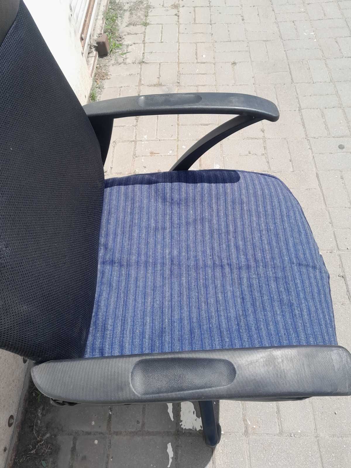 Продам офисное кресло