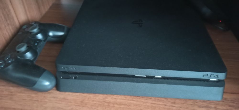 Playstation 4 slim 1tb