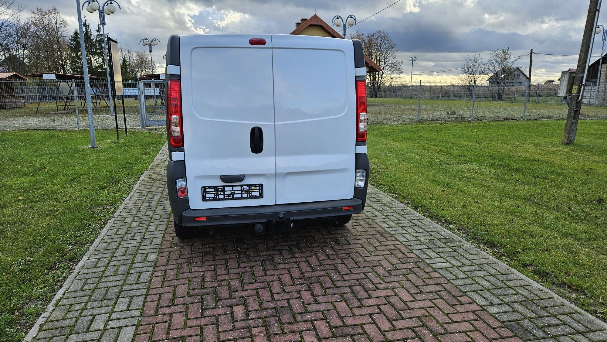 Opel vivaro 2.0 115 km rok 2013