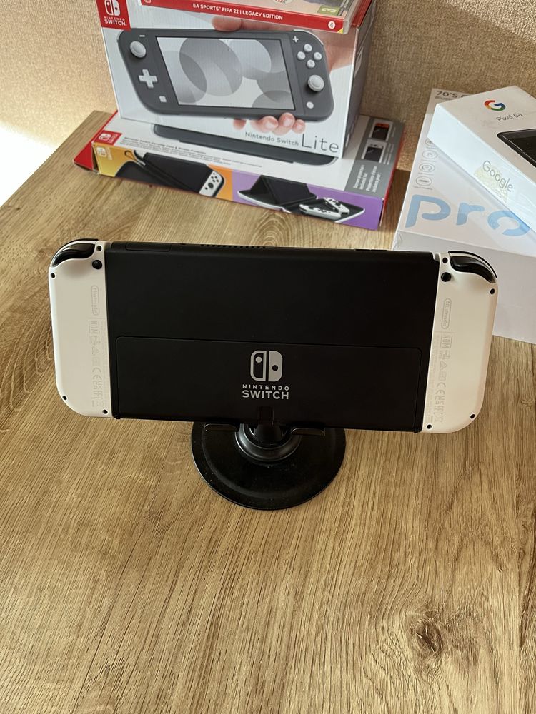 Nintendo switch OLED нова, скло у подарунок