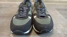 Продам женские кроссовки hummel