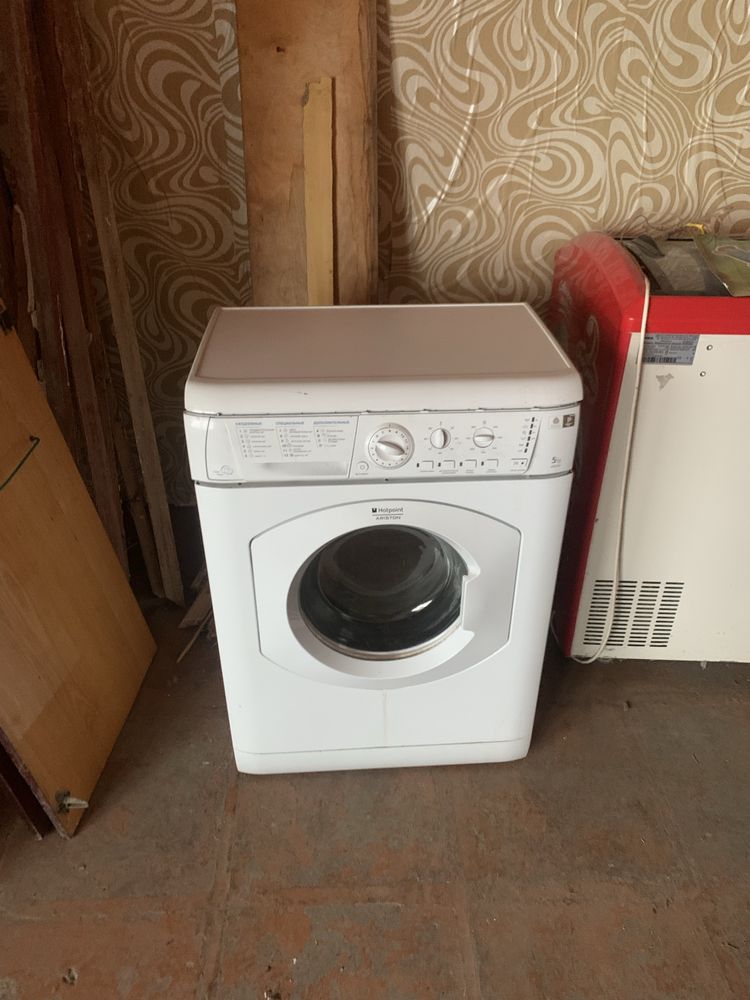 Стиральная машина Hotpoint-Ariston ARSL 80 . Разбор