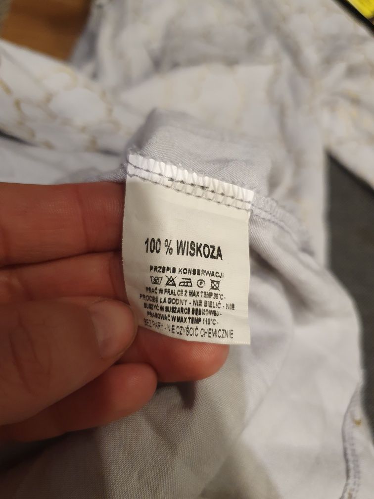 Sukienka szara że złotym wzorem, r. M