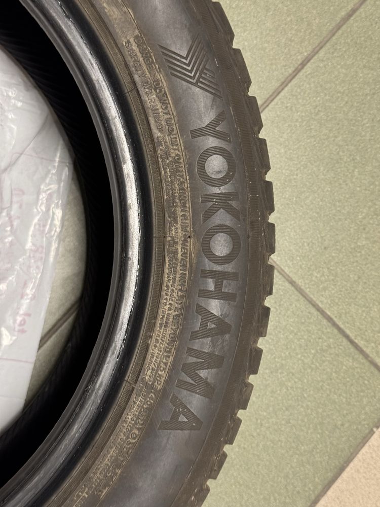 Zimowe opony Yokohama Bluearth V905 215/55 R17