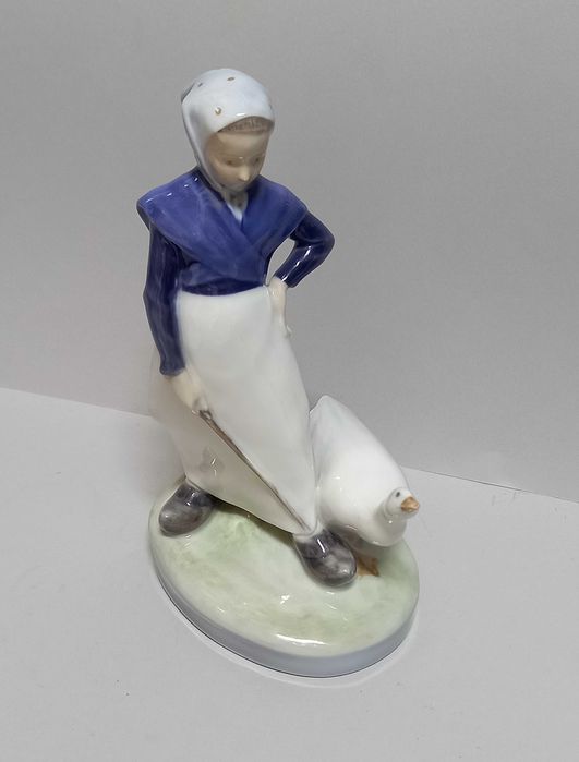 Gęsiarka, figurka Royal Copenhagen, proj. Ch.Thomsen 1965 r.