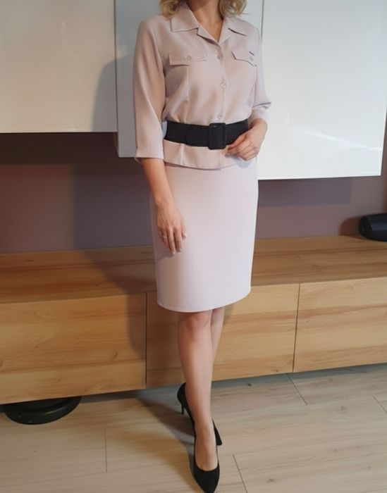 Kostium,bluzka i spódnica,L