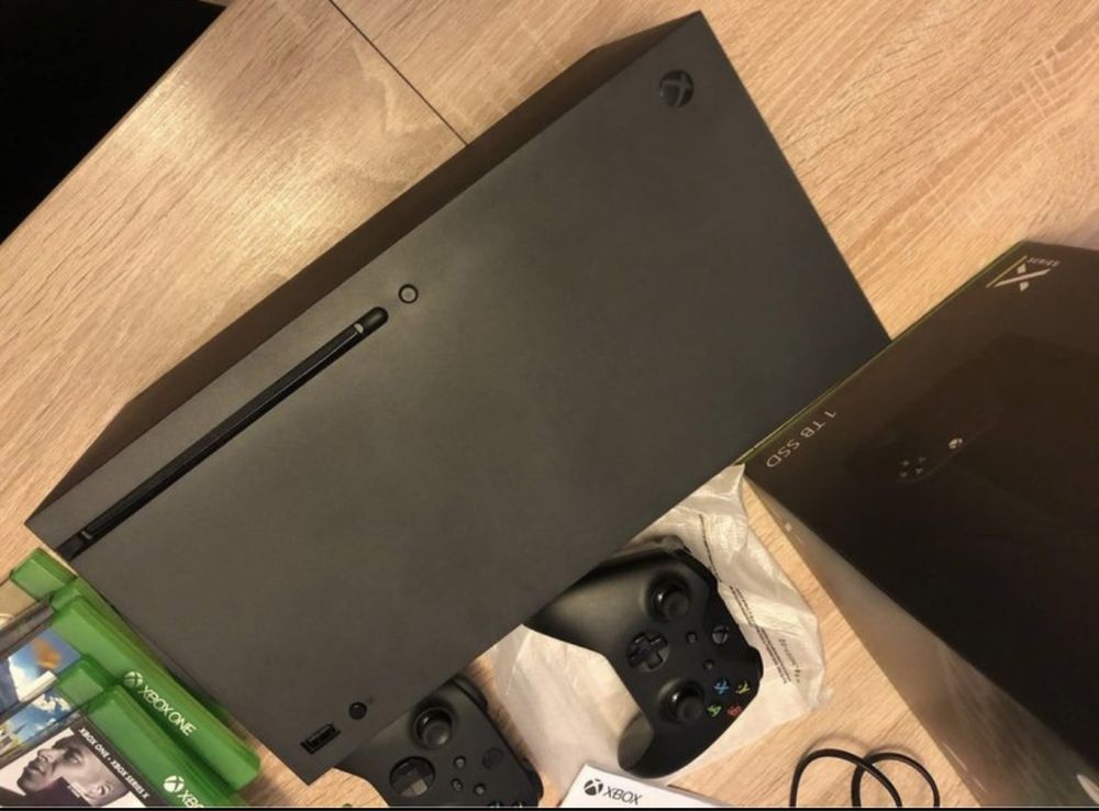 Konsola Xbox Series X + 2 Pady + Gry + FIFA 23 Forza Cod GTA Wiedźmin