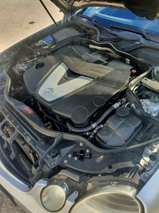 Mercedes-Benz E280 Auto (aceita troca)