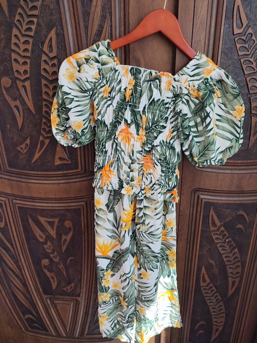 Яскравий літній костюм з натуральної тканини на ріст 130