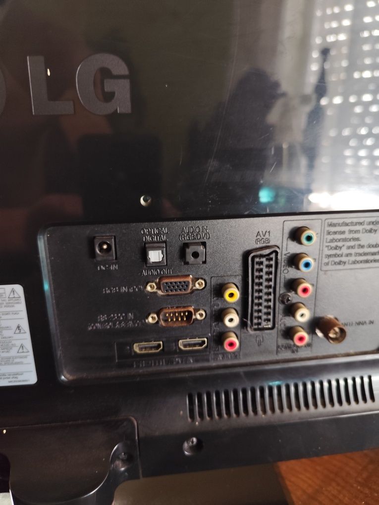 TV LG 22lv5500 avariada