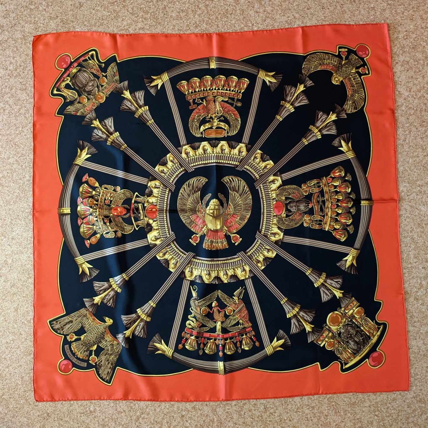 Шелковый платок Hermes Scarabees Et Pectoraux Silk Scarf