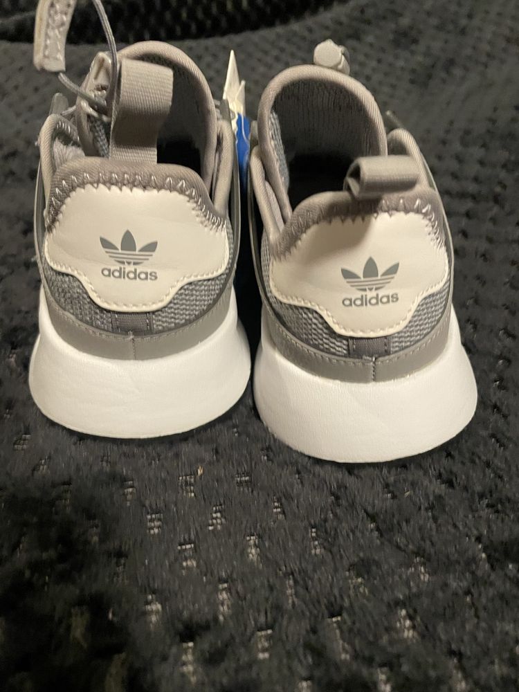 Adidas buty sportowe Nowe 34