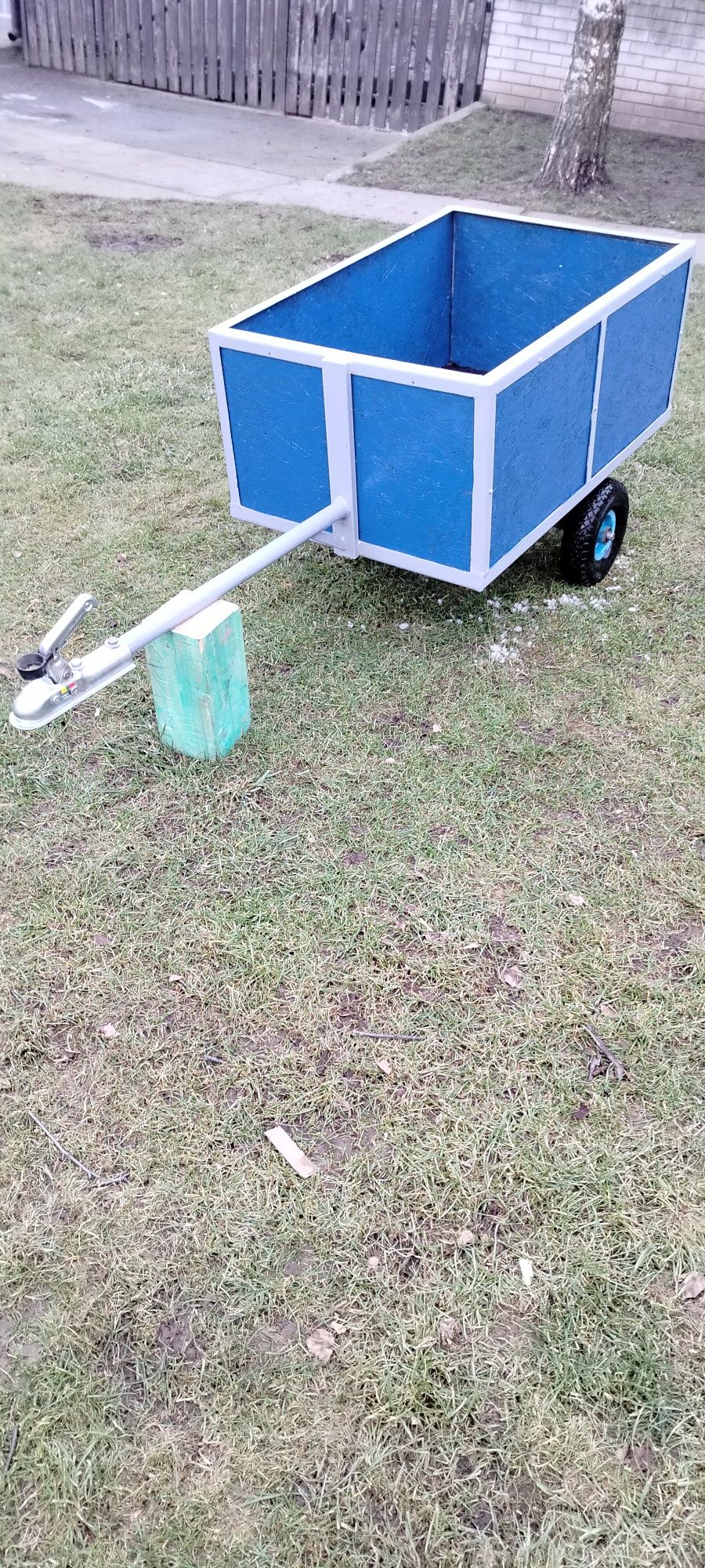 Sprzedam przyczepkę ogrodową do traktorka kosiarki quada
