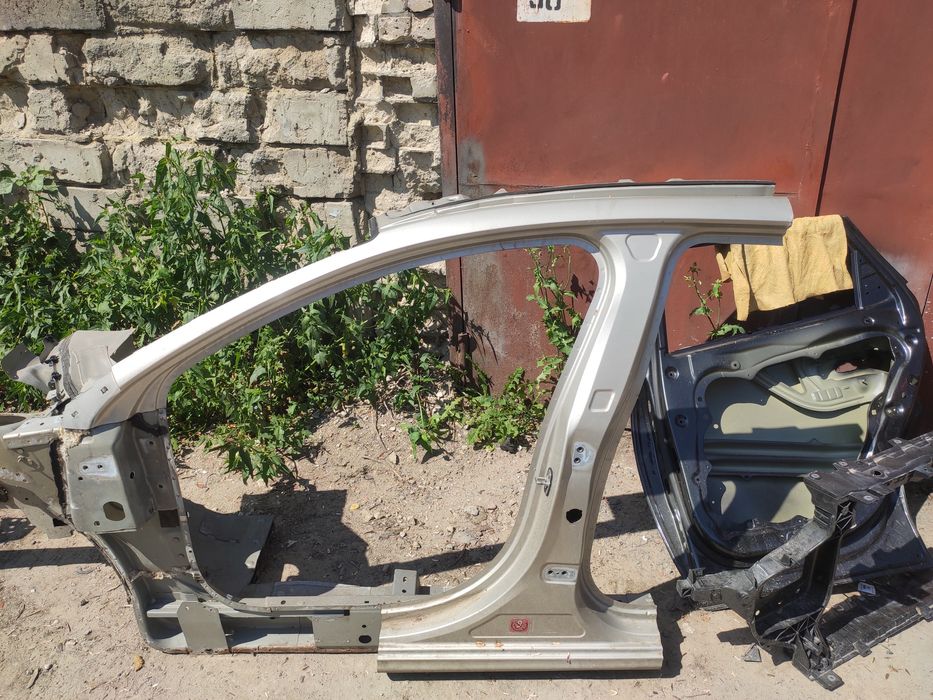 Стойка,ланжерон,стакан Пежо 508