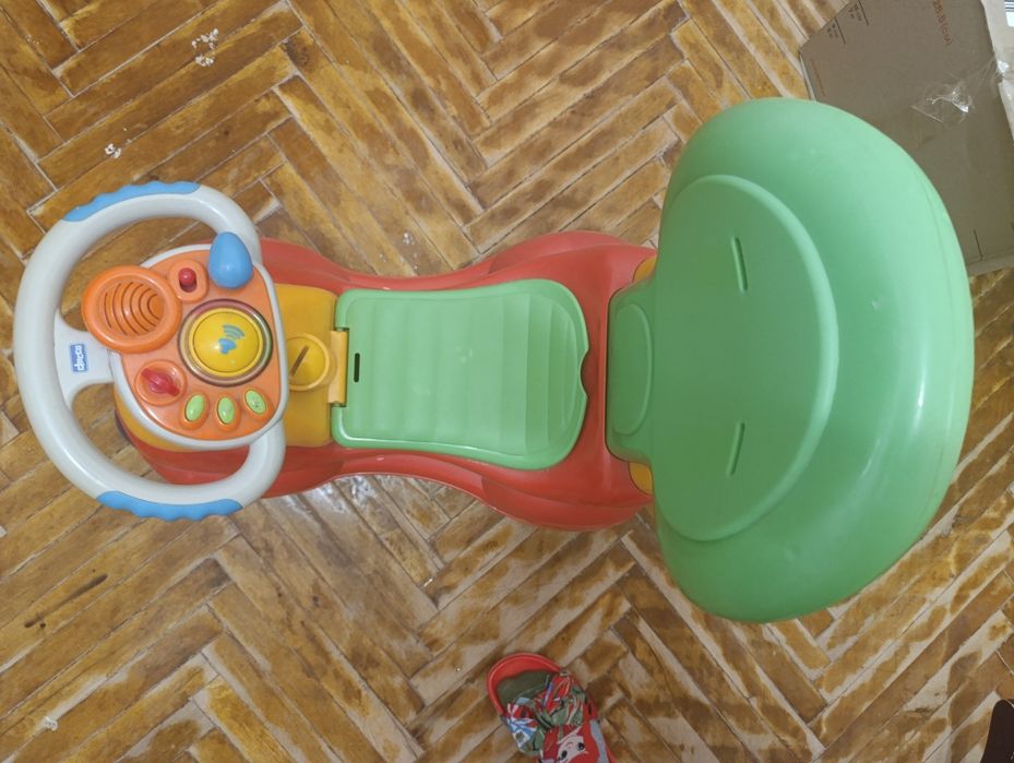 Машинка толокар Чикко