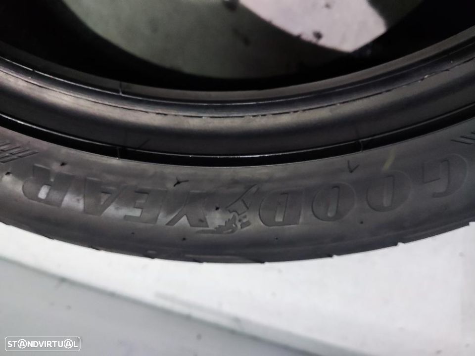 2 pneus semi novos 245-40r18 good year - oferta dos portes 14O EUROS