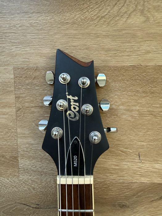 Guitarra Cort M520
