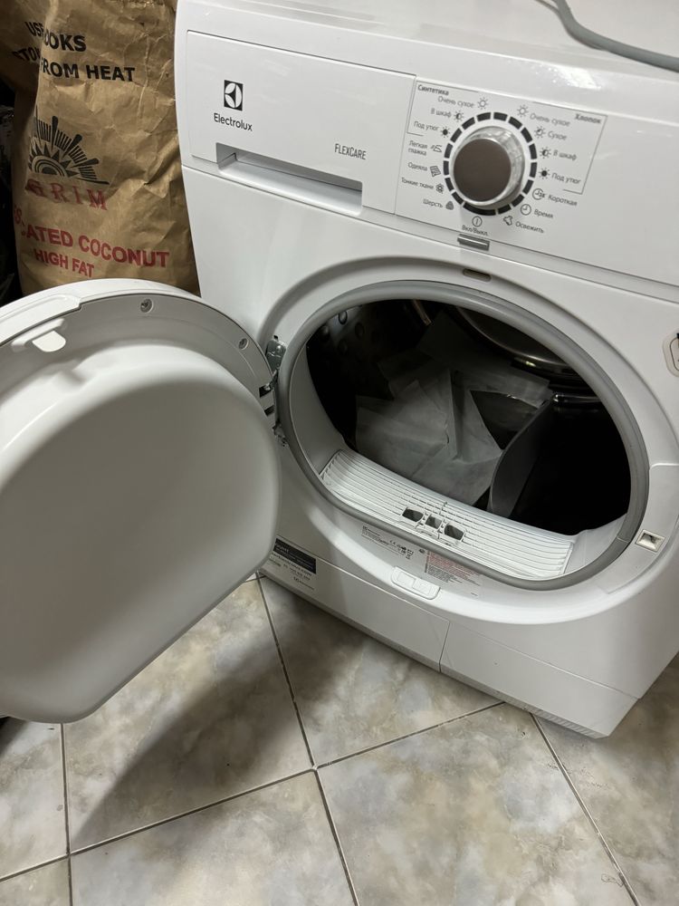Сушильна машинка Electrolux flexcare
